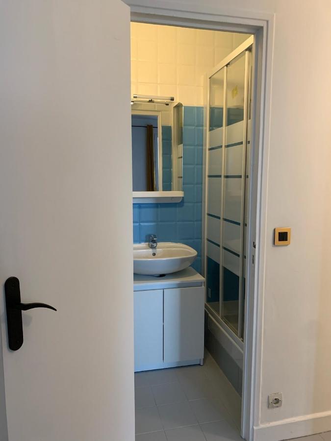 Studio Perfect For 2 Adults And 1 Kid, And Up To 2 Kids - Jourdain 20E, 25Mn To Louvre Via Line M11 Париж Екстериор снимка